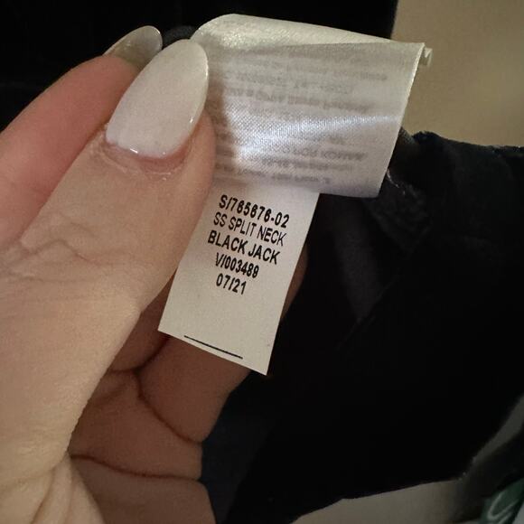 Old Navy Elbow-Sleeve Split-Neck Velvet Swing Blouse Size L NEW WITH TAGS - Picture 4 of 8